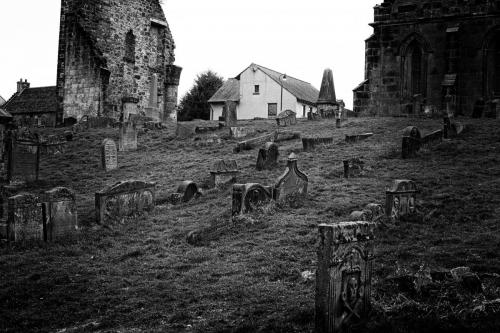 Greenside Cemetery and Alloa Old Kirkyard in Alloa, Clackmannanshire - Photo by Jimmy Peggie