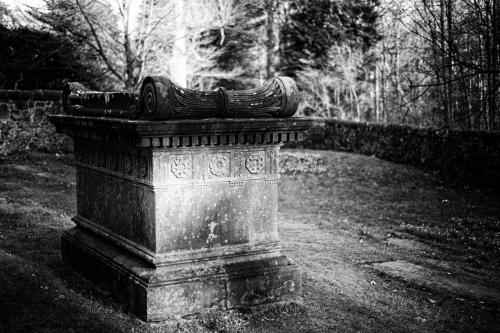 Houston & Killellan Kirk Graveyard, Scotland.  Photo by Jimmy Peggie